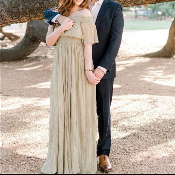 Sage Green off shoulder maxi dress, sizes 4 ASOS DESIGN - Picture 2 of 3
